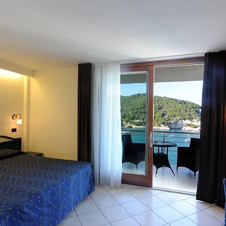 Hotell Pugnochiuso Del Faro 4*