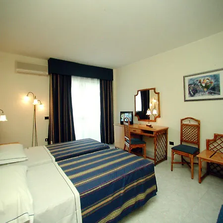 Hotell Pugnochiuso Del Faro