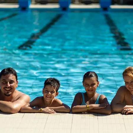 Hotel Pugnochiuso Del Faro 4*